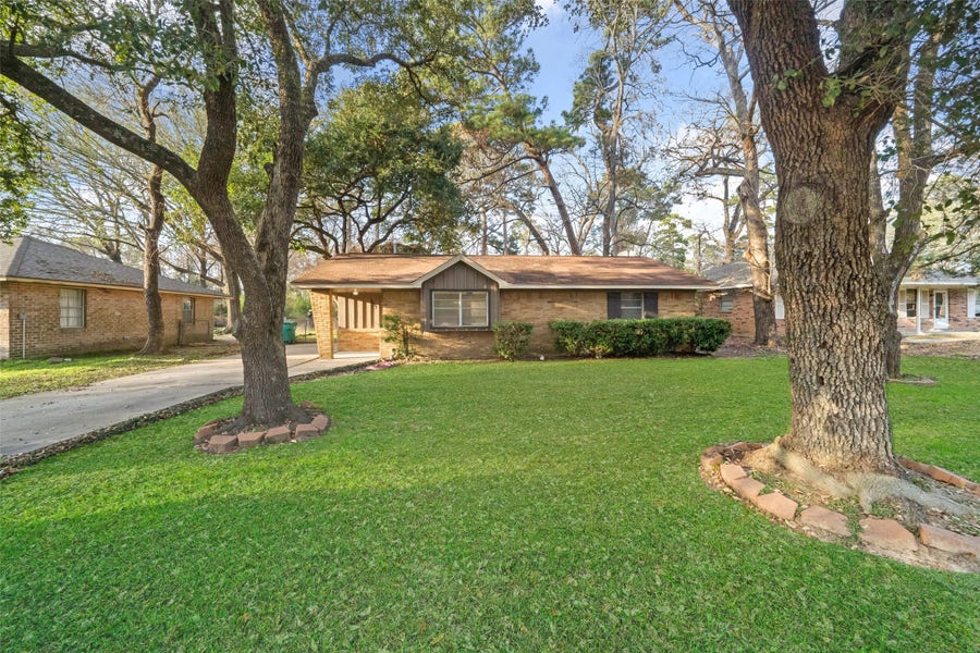 Property photo for 602 Reverse Street, Conroe, TX