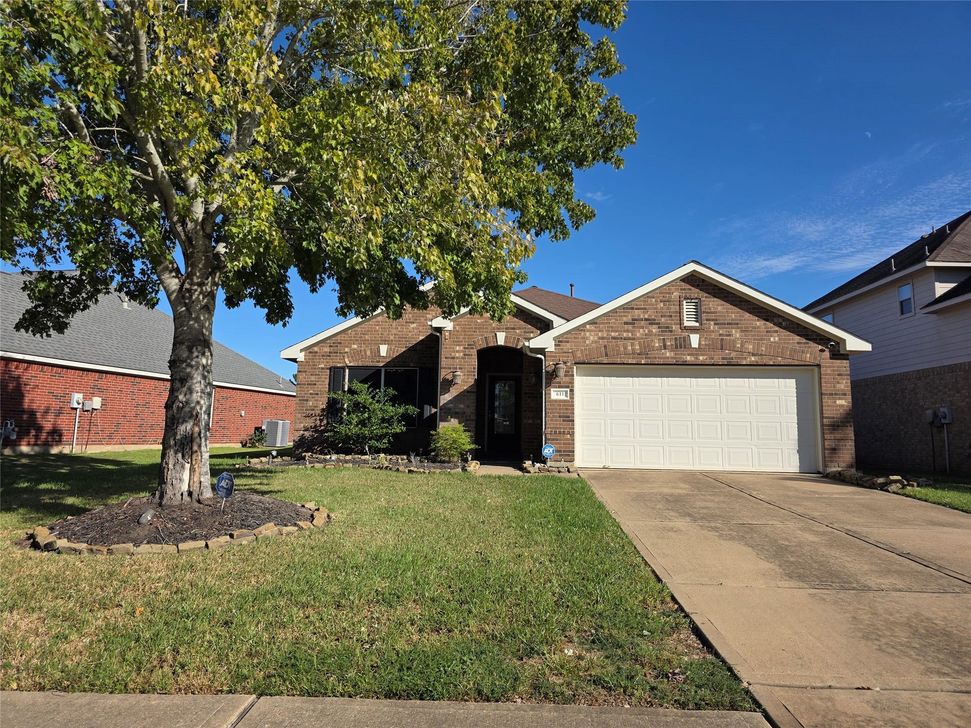 611 Arbor Green Lane, Rosenberg, TX 77469 Welcome home