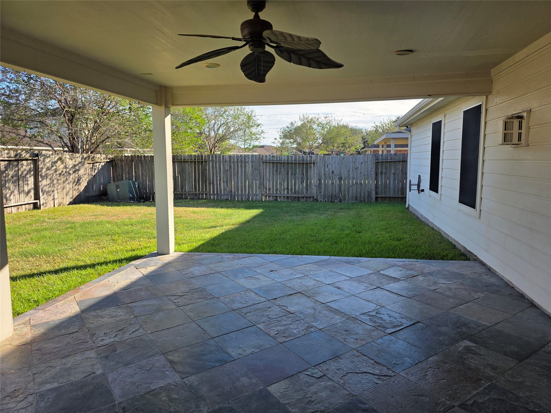 611 Arbor Green Lane, Rosenberg, TX 77469 Huge covered patio