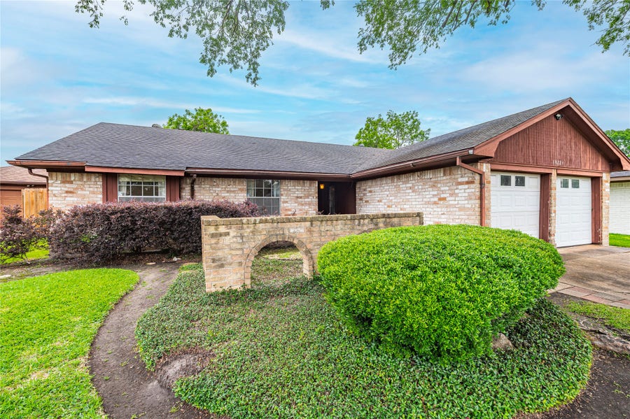 Property photo for 10223 Kirkglen Drive, Houston, TX