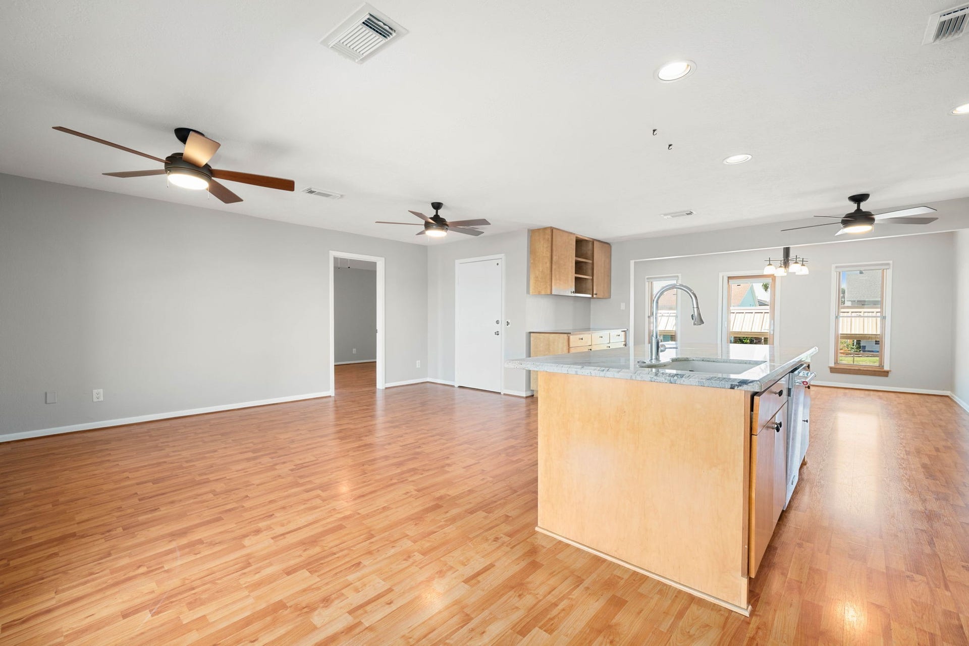 1264 Blue Heron Street, Hitchcock, TX 77563 1264 Blue Heron Street, Hitchcock, TX 77563
