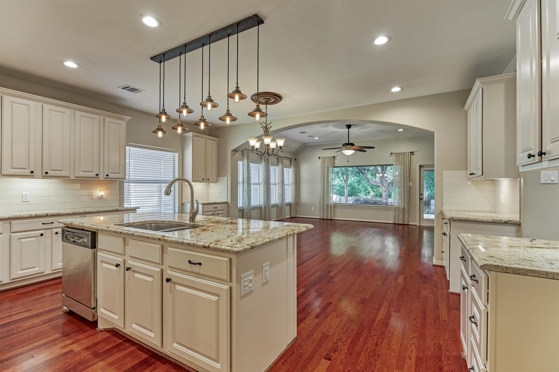 1794 Canyon Lake Creek Drive, Conroe, TX 77304 Large kitchen opens to the dining area and living room.