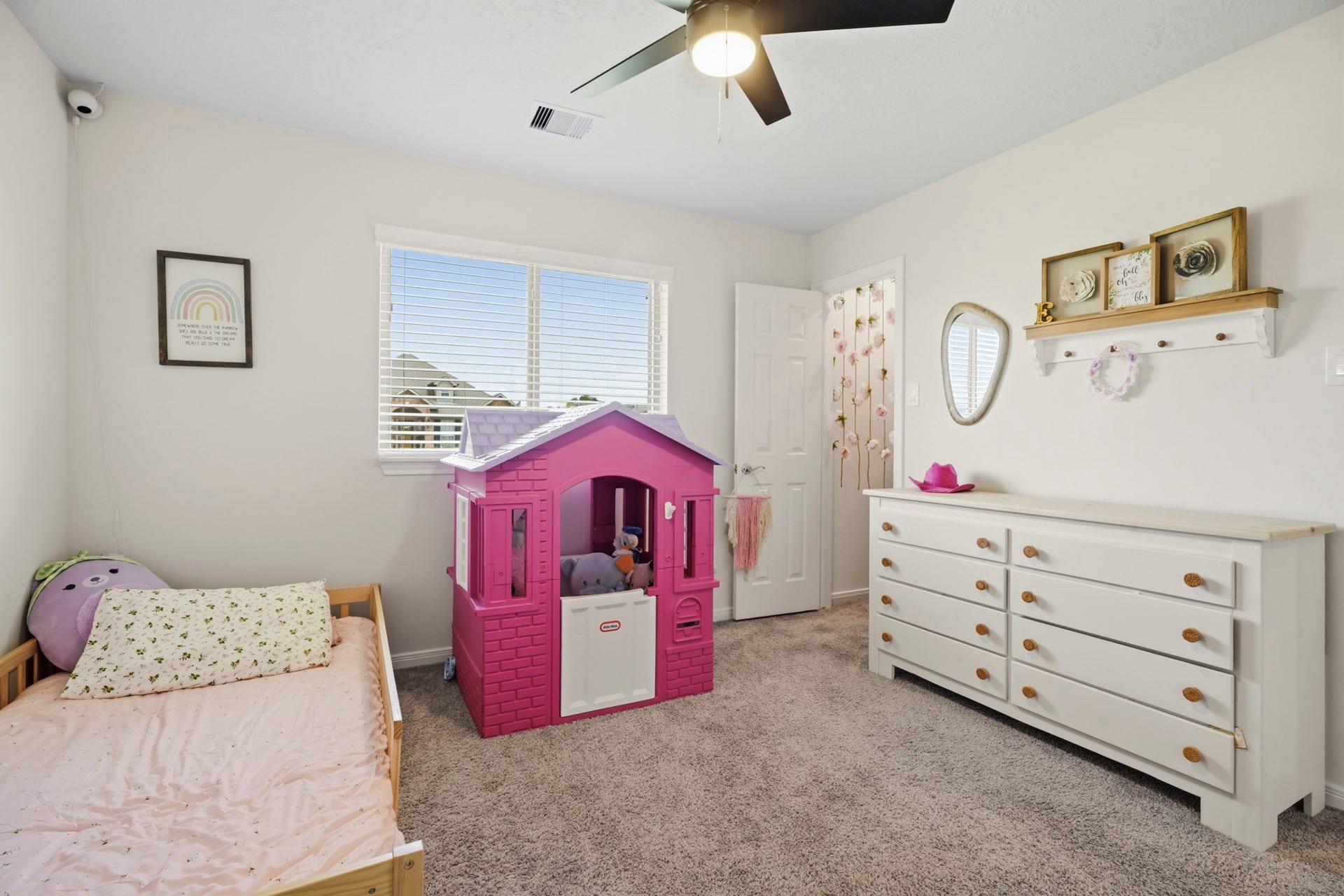 2102 Wikiup Street, Dickinson, TX 77539 Bedroom 3.