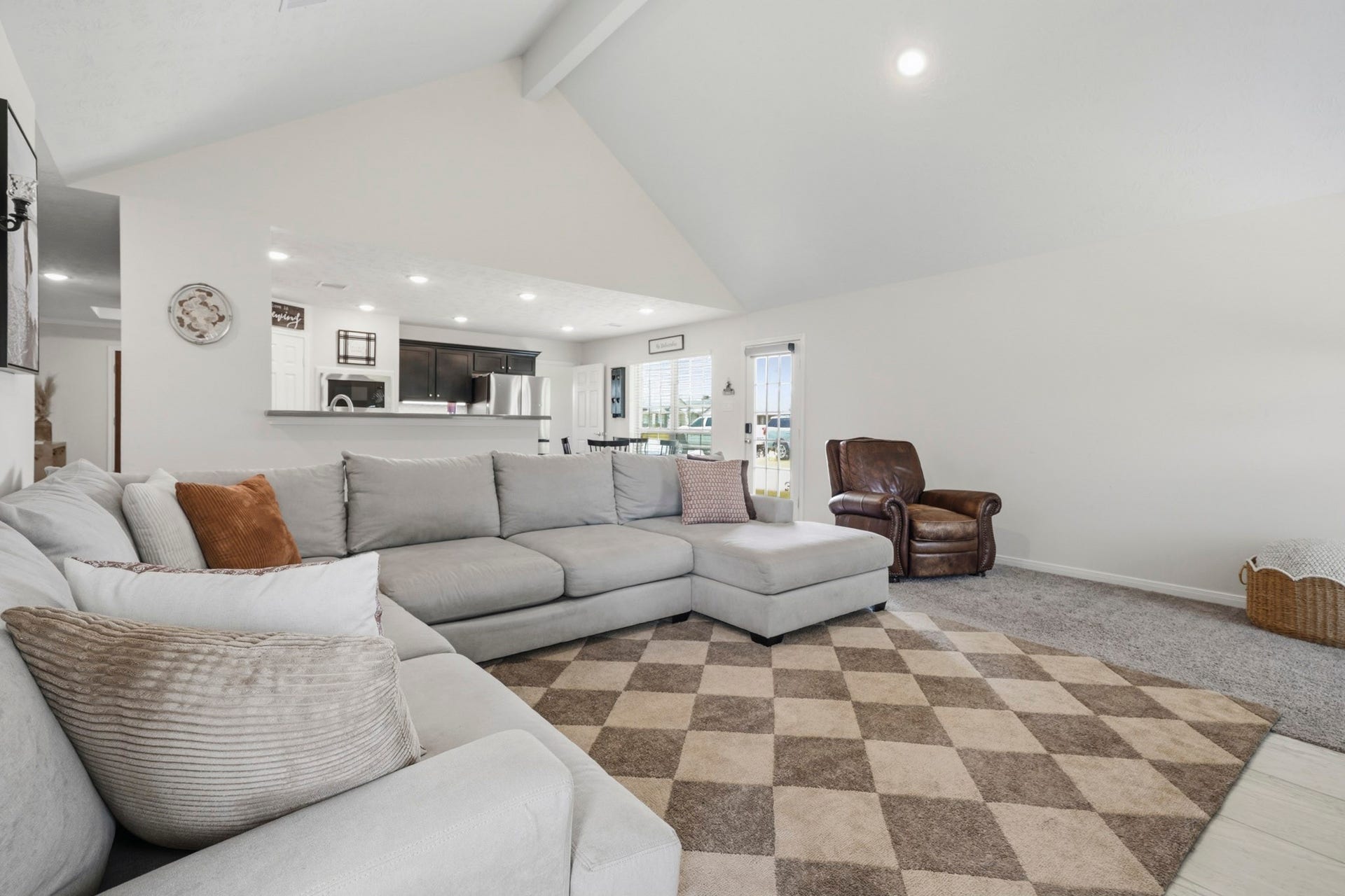 2102 Wikiup Street, Dickinson, TX 77539 Open concept living area.