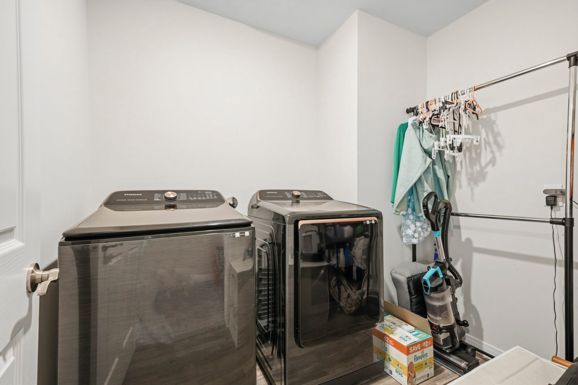 2102 Wikiup Street, Dickinson, TX 77539 Laundry room.
