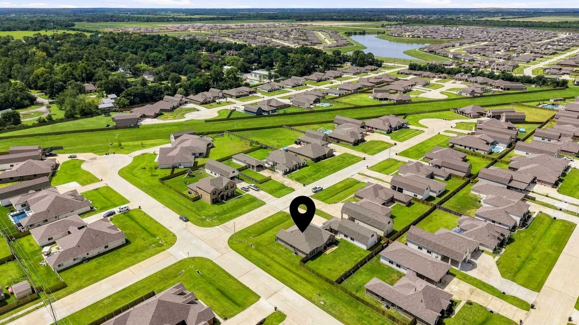 2102 Wikiup Street, Dickinson, TX 77539 View of corner lot and cul-de-sac.