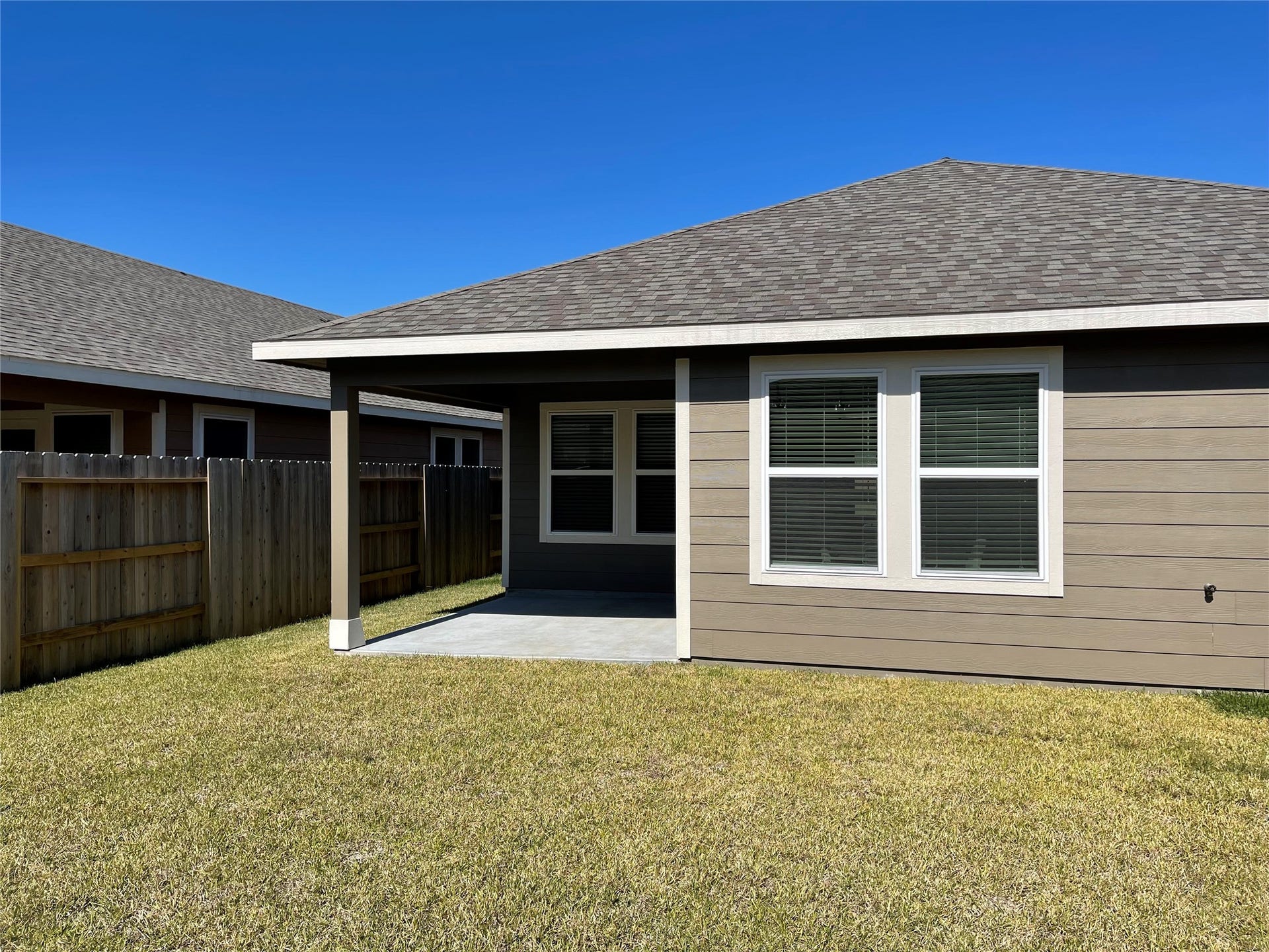 902 Barstow Drive, Rosharon, TX 77583