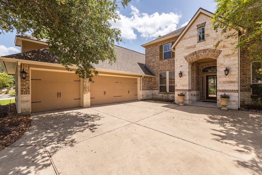 Property photo for 27 N Arrow Canyon Circle, The Woodlands, TX