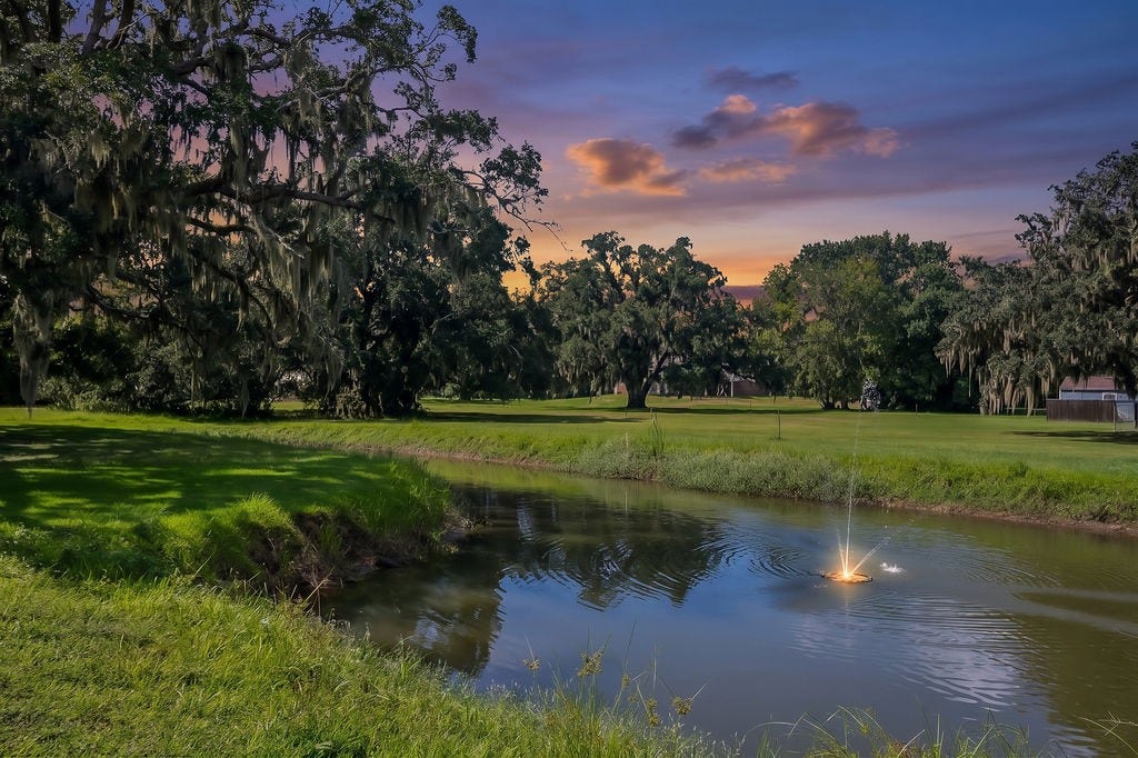 155 Horse Shoe Trail, Angleton, TX 77515