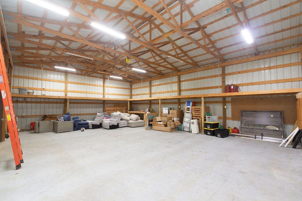 155 Horse Shoe Trail, Angleton, TX 77515