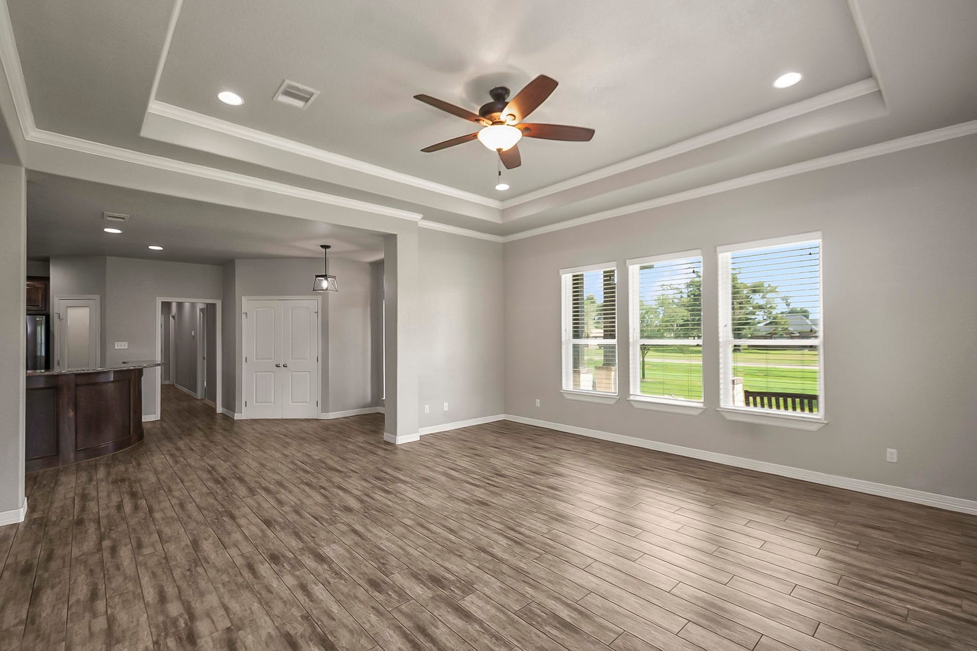 155 Horse Shoe Trail, Angleton, TX 77515