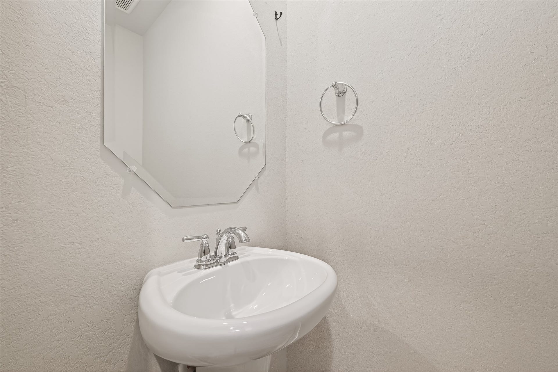 11407 Brookside Arbor Lane, Richmond, TX 77406 Half bath downstairs