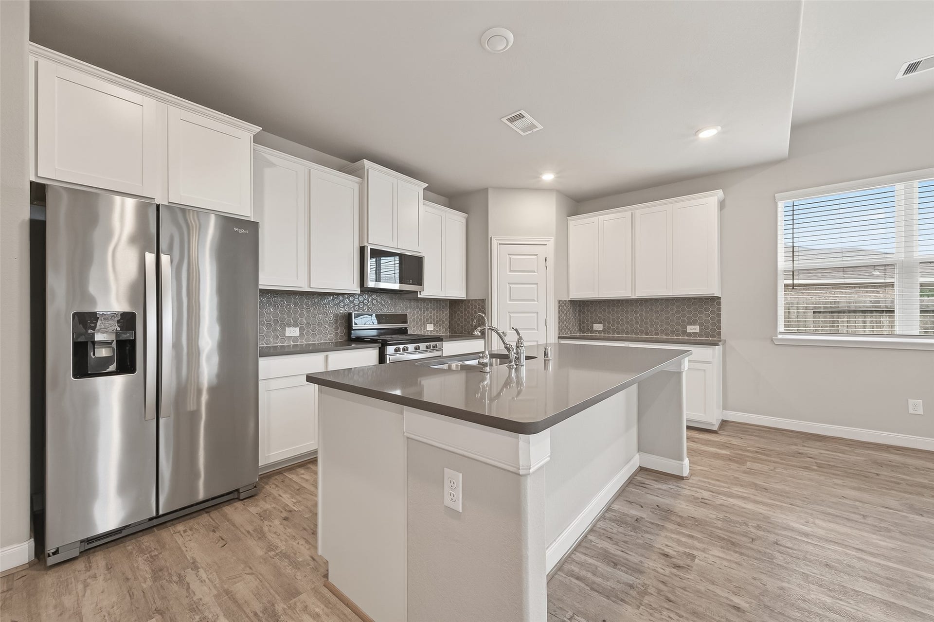 11407 Brookside Arbor Lane, Richmond, TX 77406 Kitchen