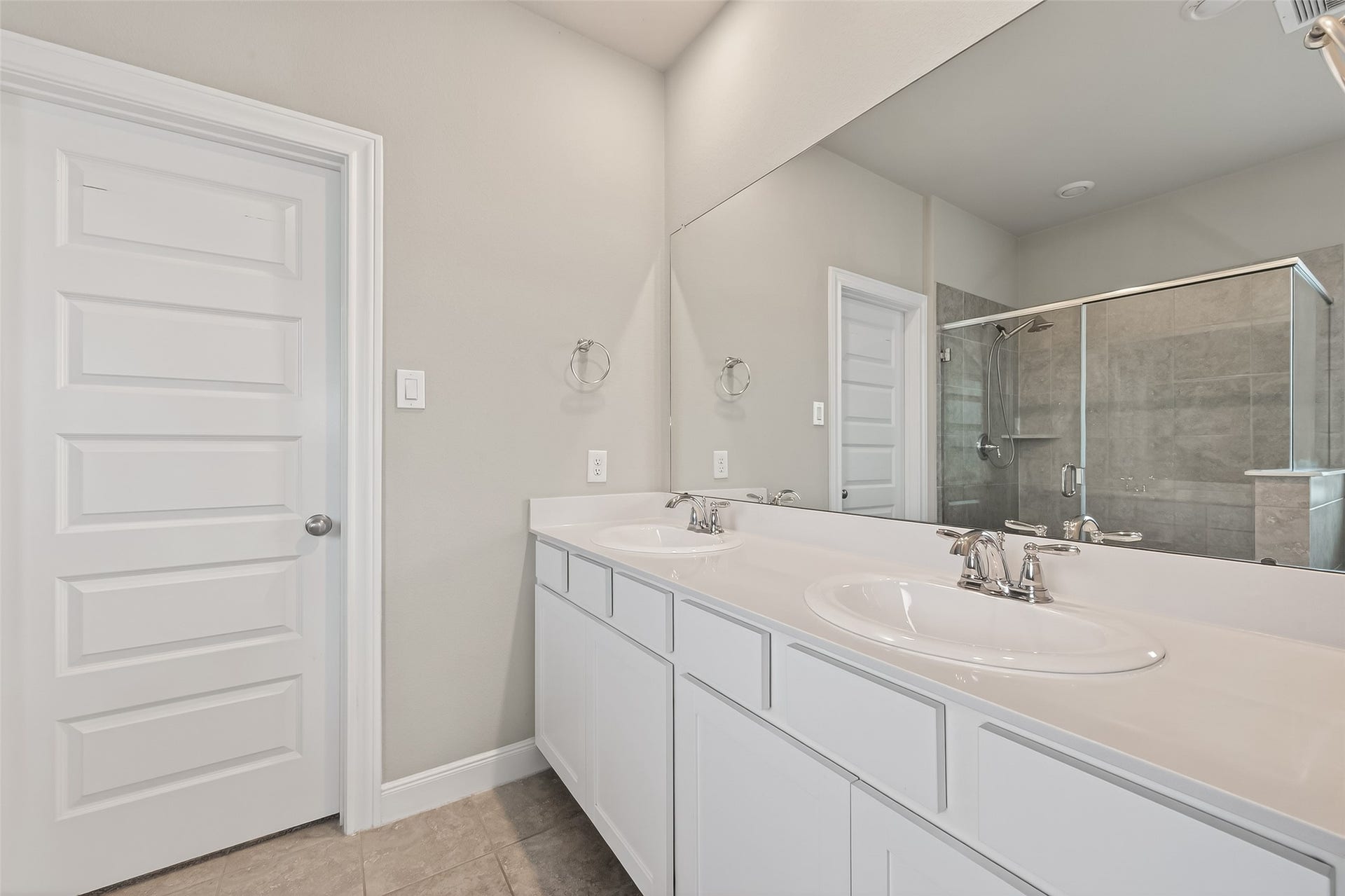 11407 Brookside Arbor Lane, Richmond, TX 77406 Double Vanity in primary bathroom