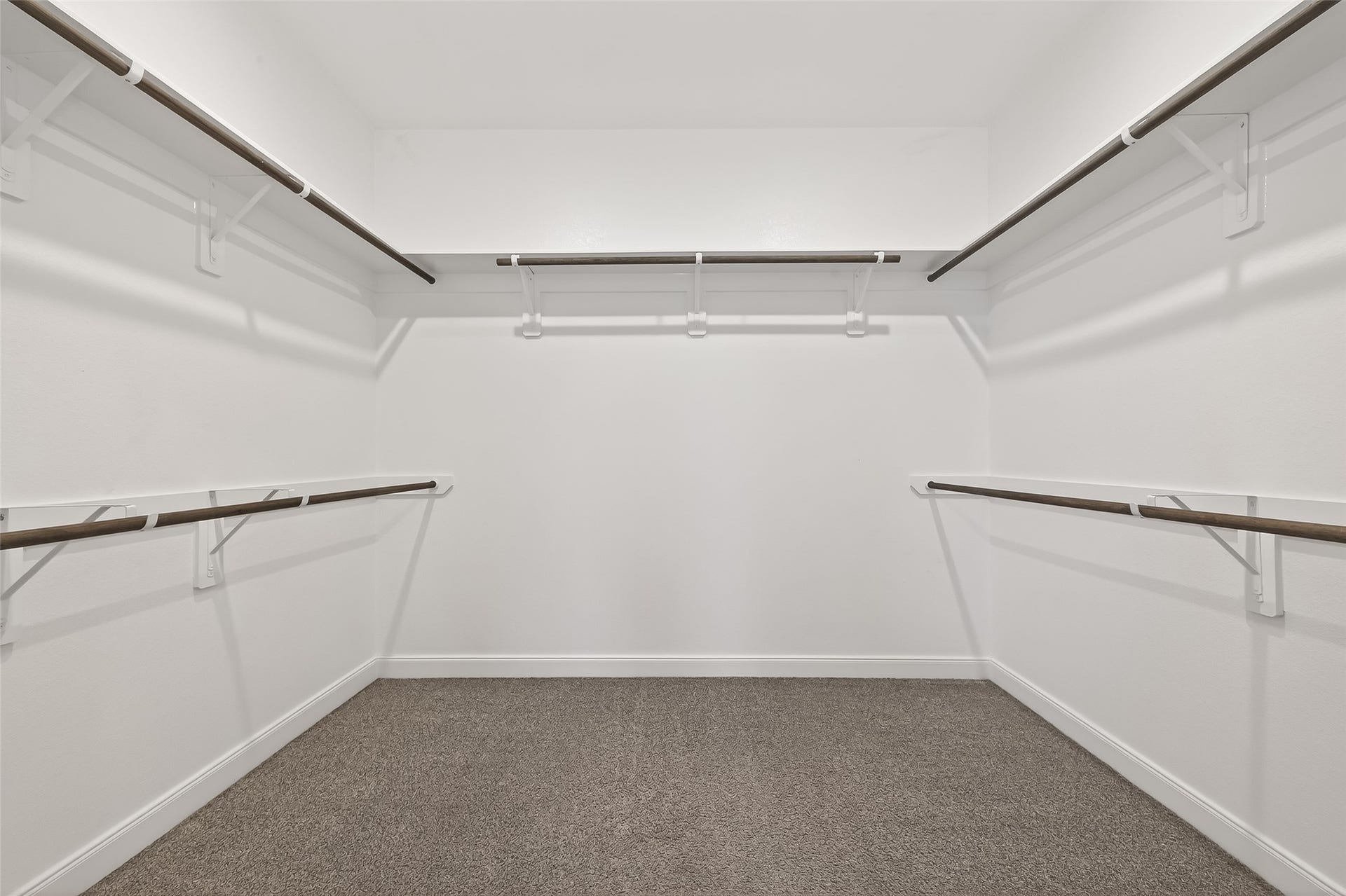 11407 Brookside Arbor Lane, Richmond, TX 77406 Large walk in closet in primary bedroom