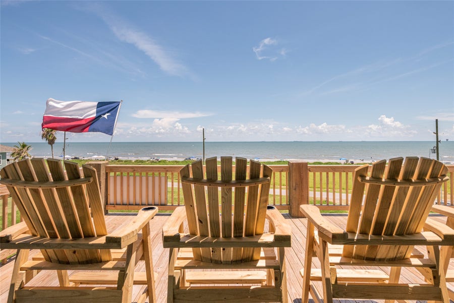 Property photo for 1960 Avenue I, Crystal Beach, TX