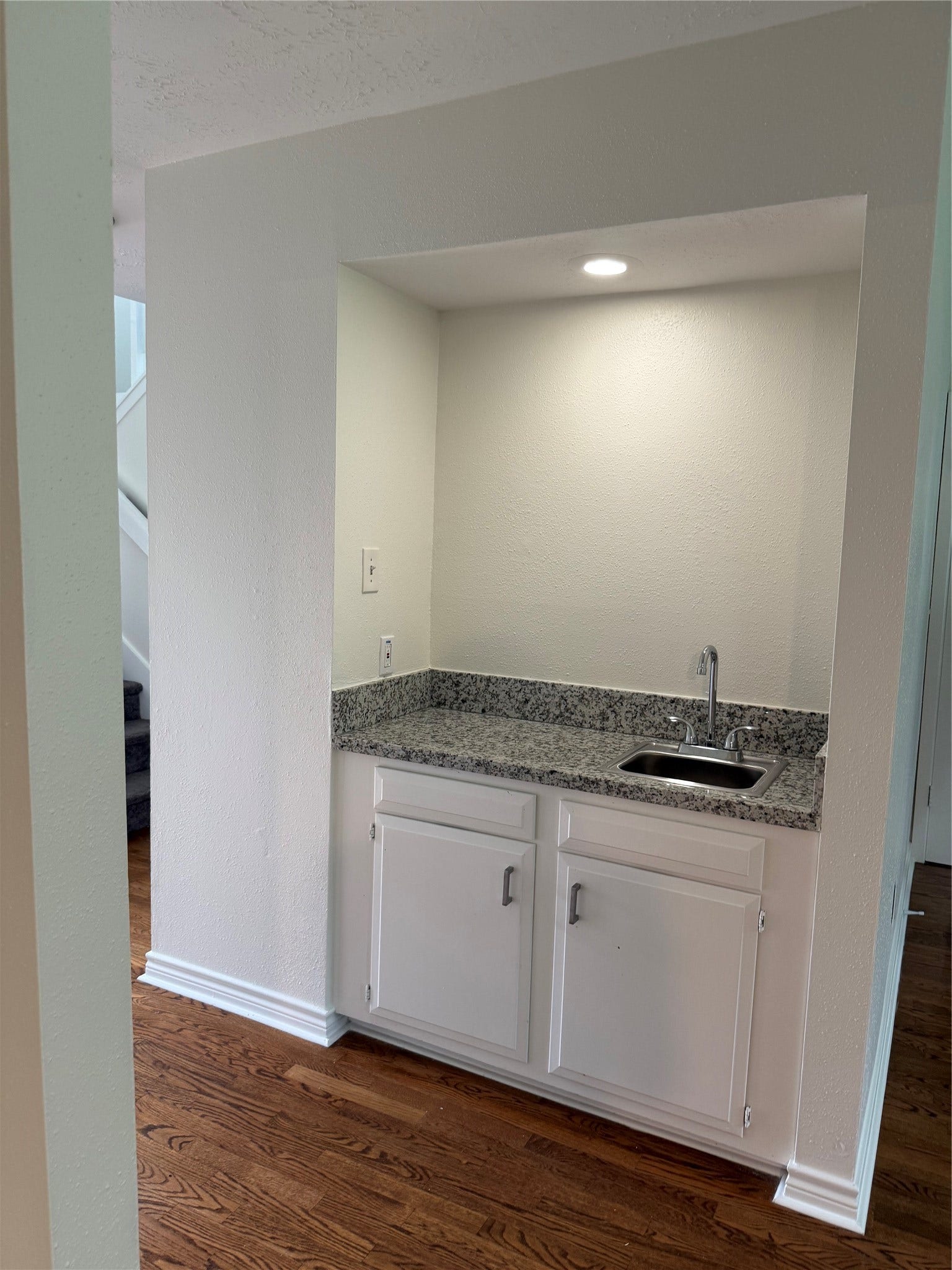 2318 Aprilmont Drive, Sugar Land, TX 77498 2318 Aprilmont Drive, Sugar Land, TX 77498