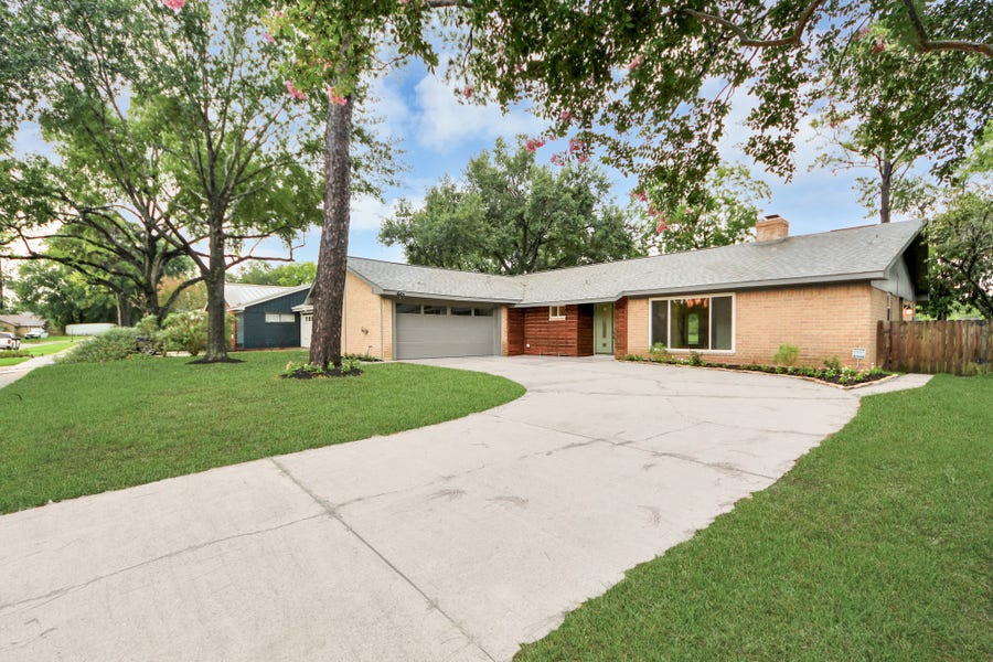 Property photo for 7527 Brush Wood Drive, Houston, TX