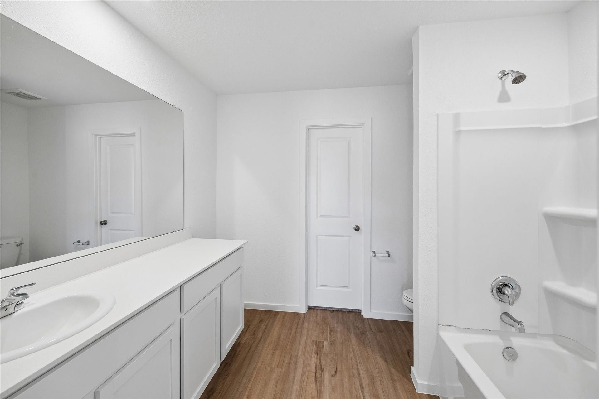 21583 Casavatore Drive, New Caney, TX 77357 Primary bathroom