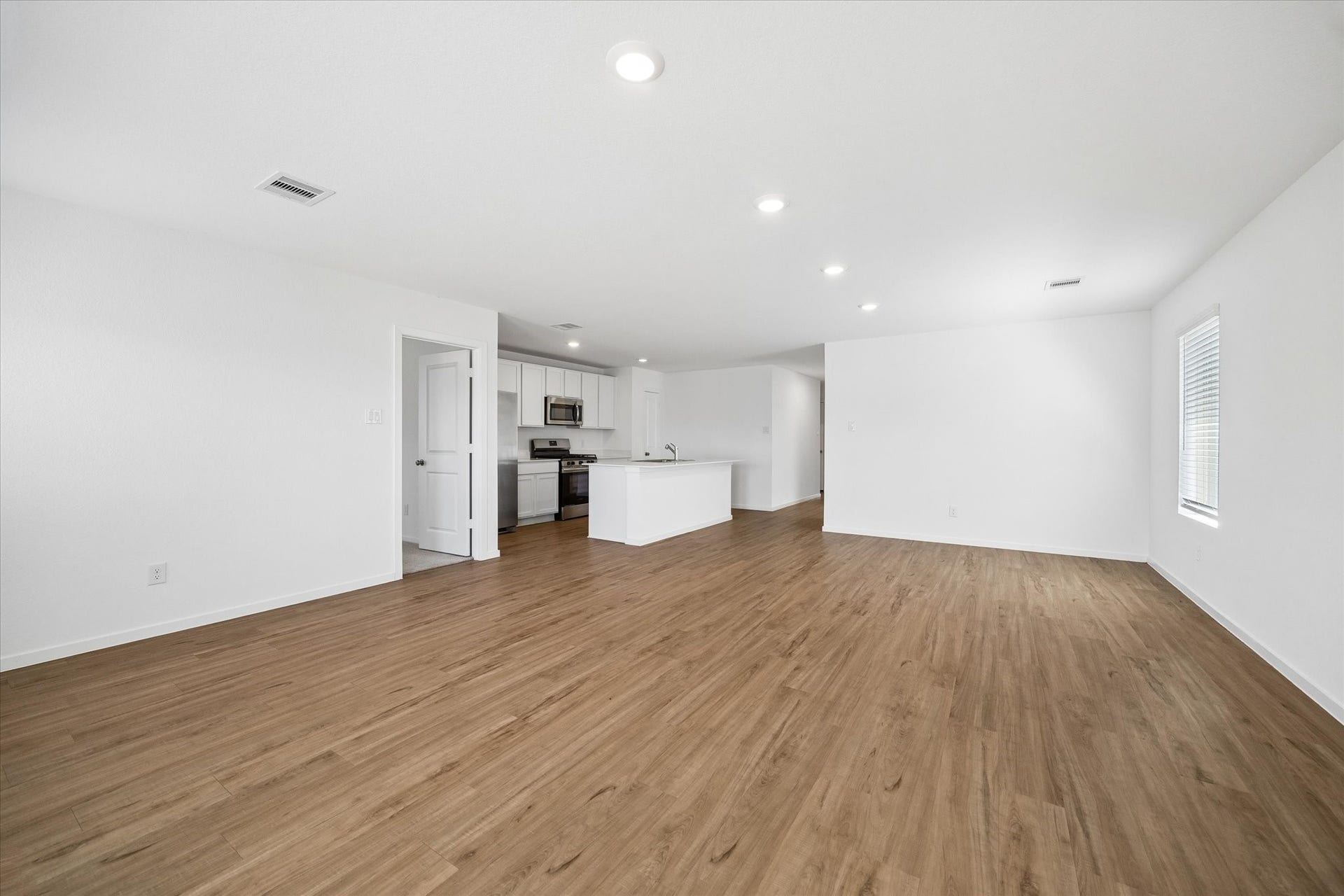 21583 Casavatore Drive, New Caney, TX 77357 Living Room