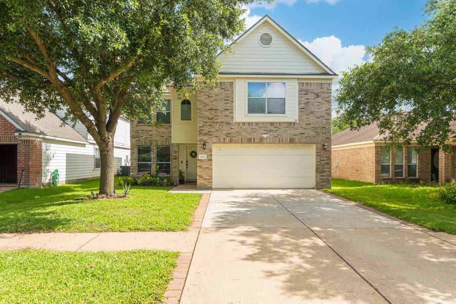 Property photo for 19522 Narcissus Brook Lane, Cypress, TX