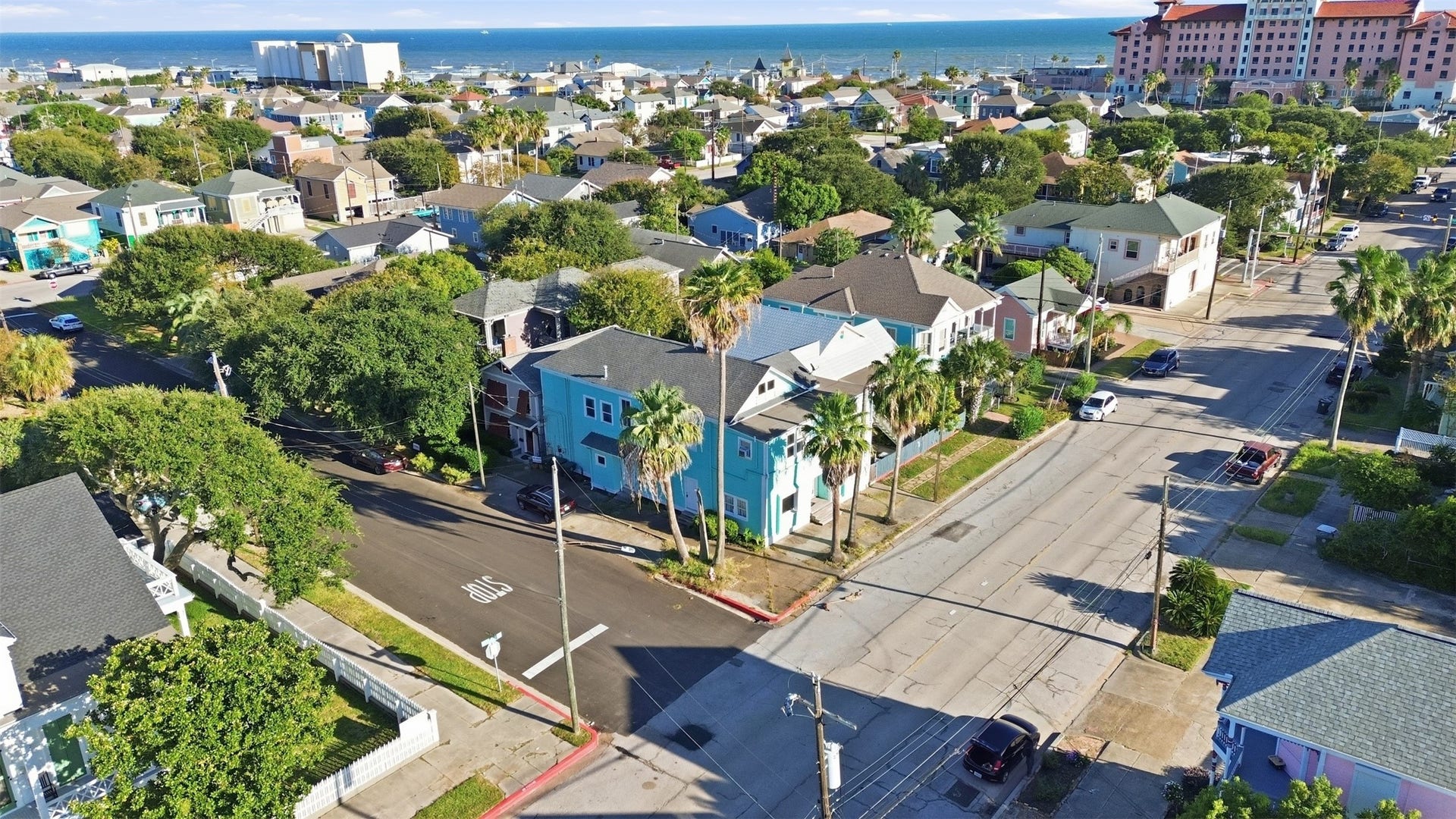 2025 Ave N 1/2, Galveston, TX 77550