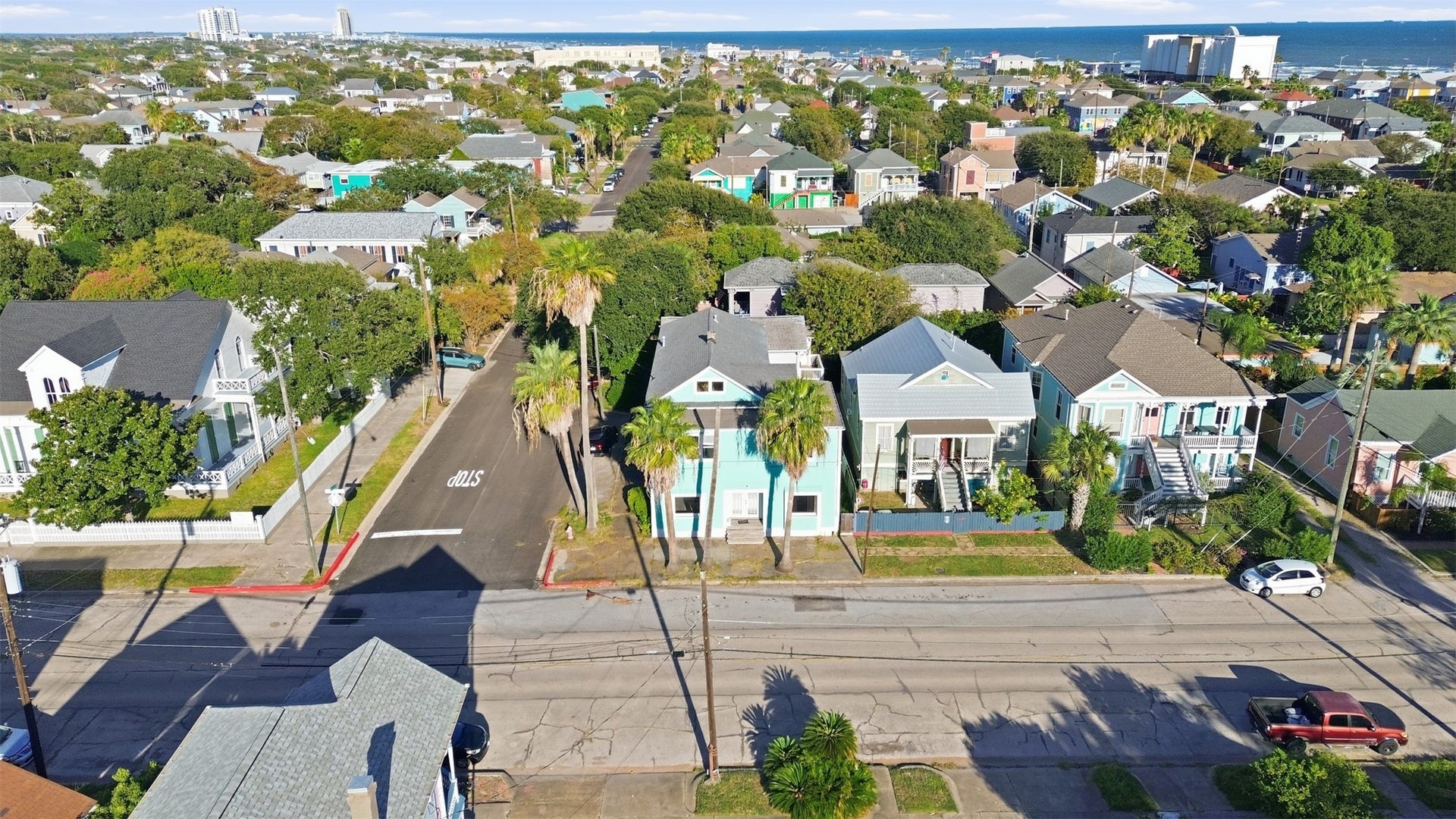 2025 Ave N 1/2, Galveston, TX 77550
