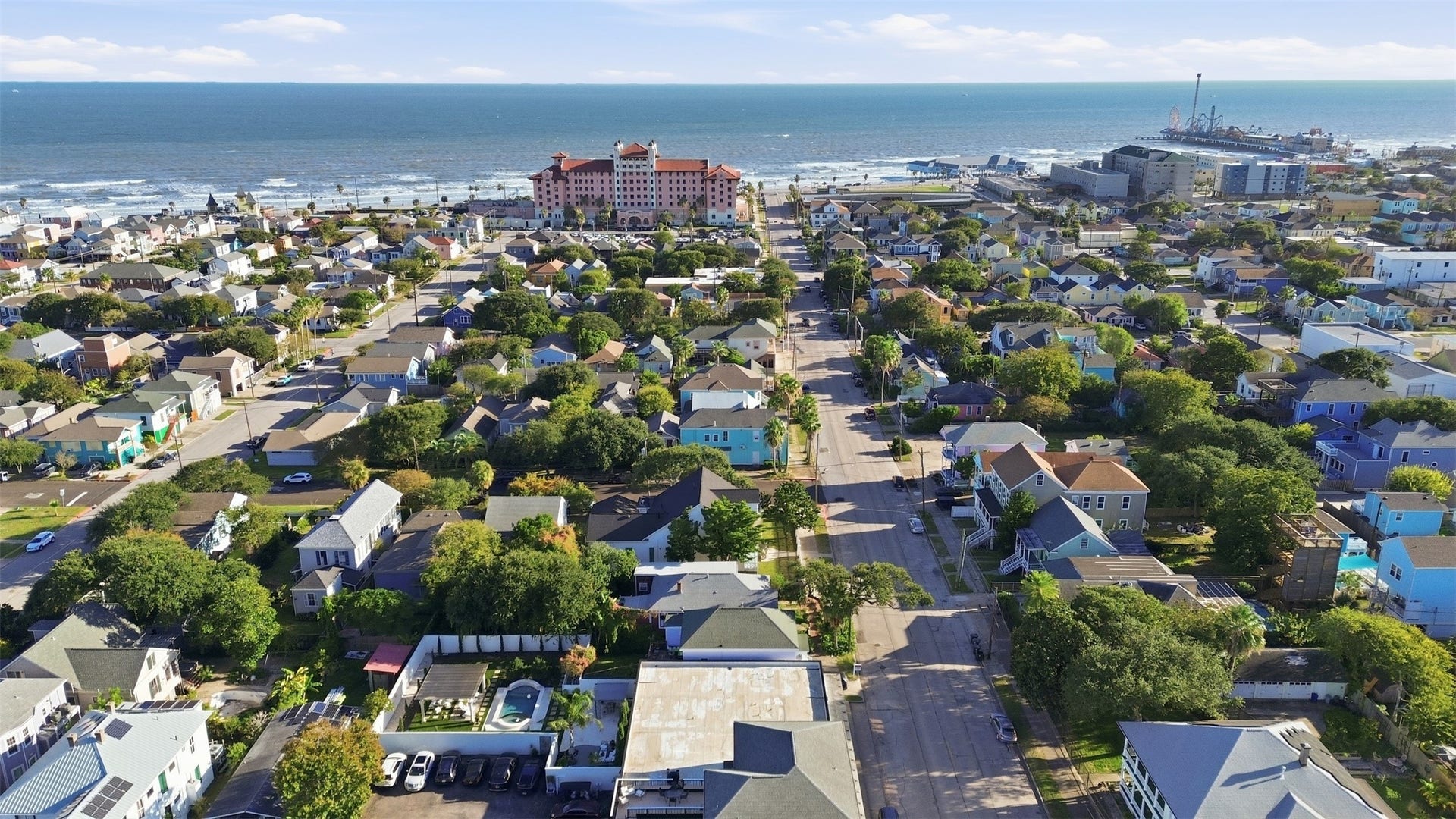 2025 Ave N 1/2, Galveston, TX 77550