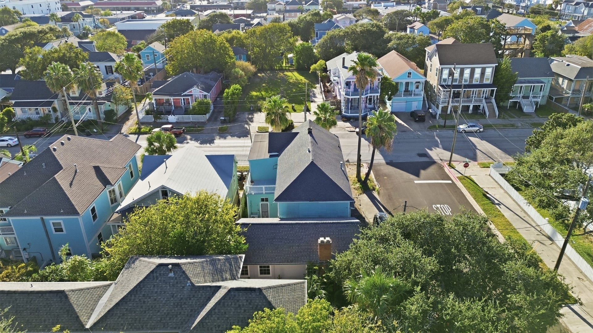 2025 Ave N 1/2, Galveston, TX 77550