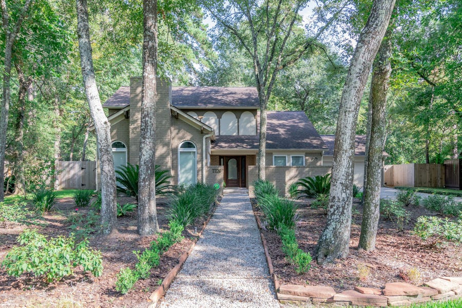 Property photo for 10 Coralvine Court, The Woodlands, TX