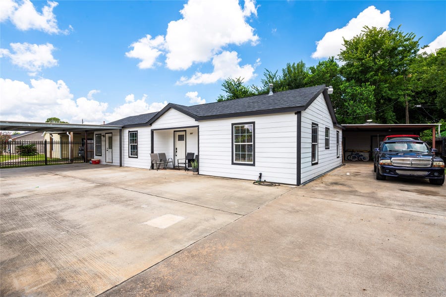 Property photo for 233 E Sunnyside Street, Houston, TX