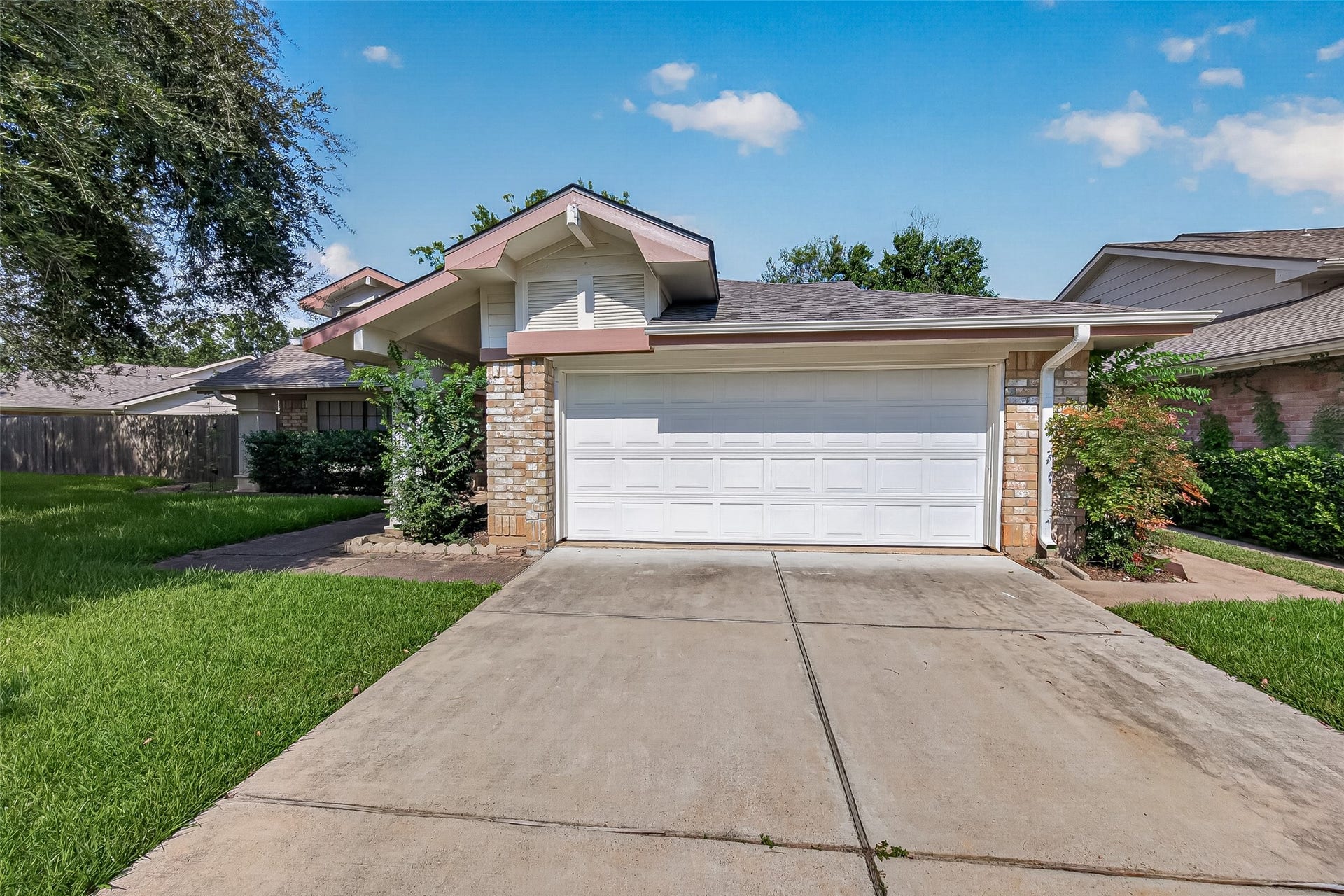 2215 Brook View Lane, Sugar Land, TX 77479 2215 Brook View Lane, Sugar Land, TX 77479