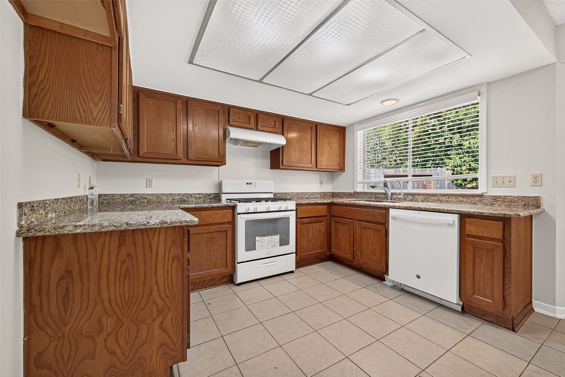 2215 Brook View Lane, Sugar Land, TX 77479 2215 Brook View Lane, Sugar Land, TX 77479