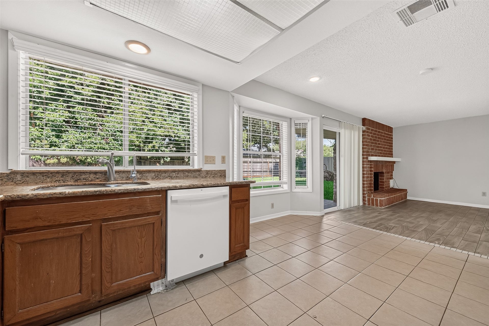 2215 Brook View Lane, Sugar Land, TX 77479 2215 Brook View Lane, Sugar Land, TX 77479