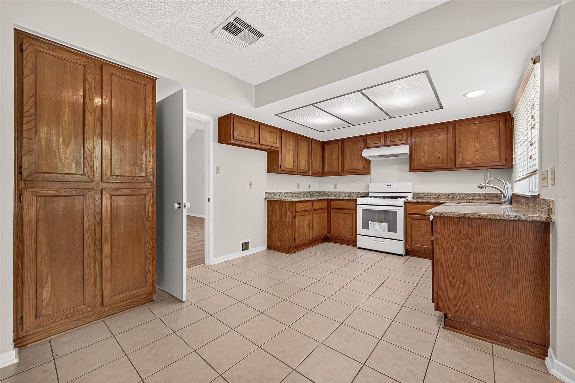 2215 Brook View Lane, Sugar Land, TX 77479 2215 Brook View Lane, Sugar Land, TX 77479
