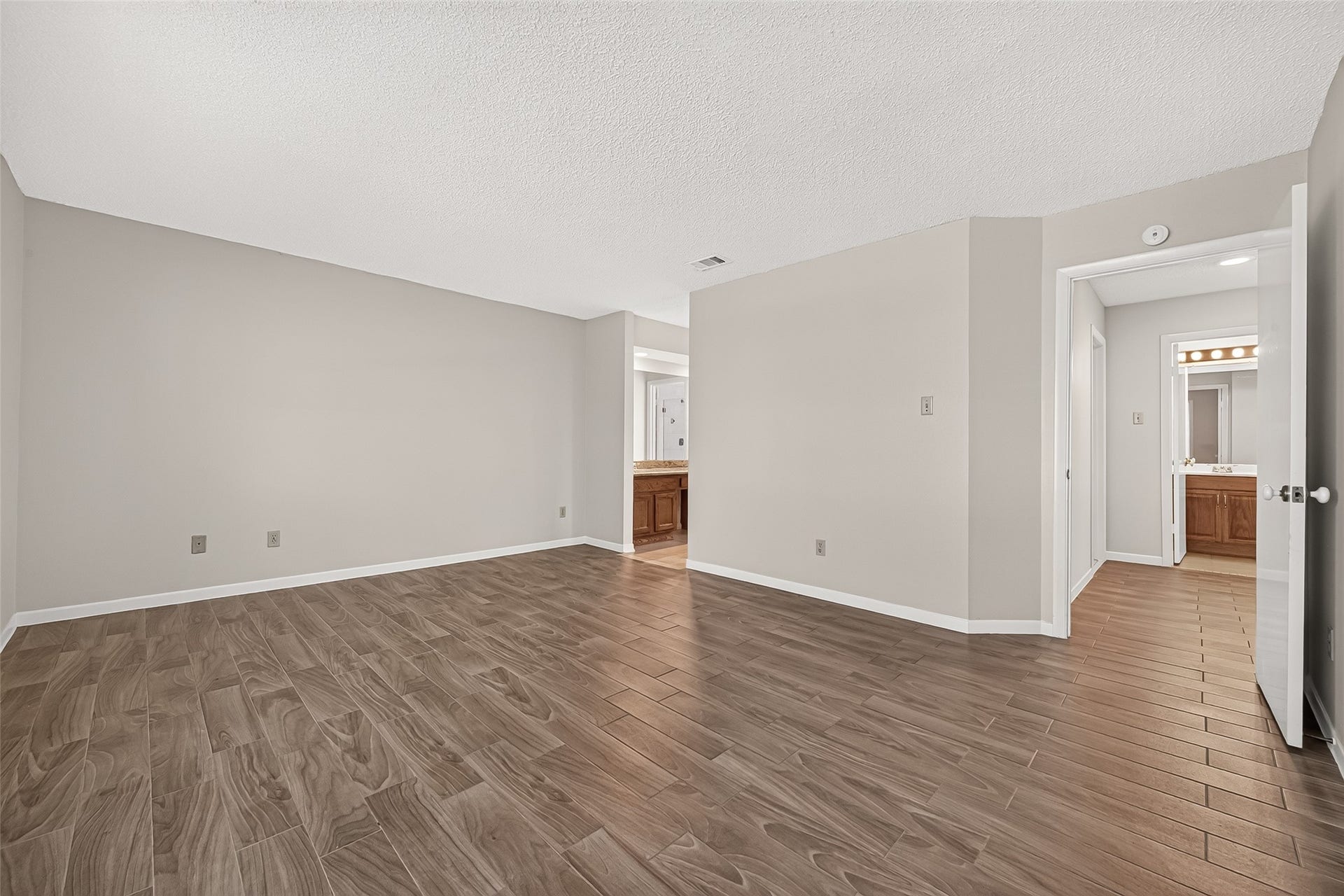 2215 Brook View Lane, Sugar Land, TX 77479 2215 Brook View Lane, Sugar Land, TX 77479