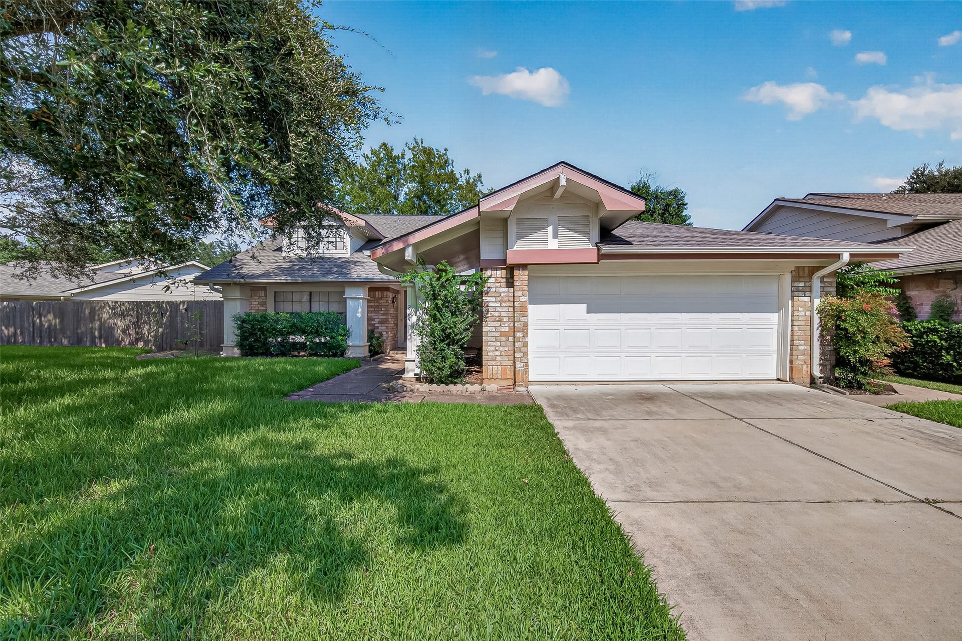 2215 Brook View Lane, Sugar Land, TX 77479 2215 Brook View Lane, Sugar Land, TX 77479