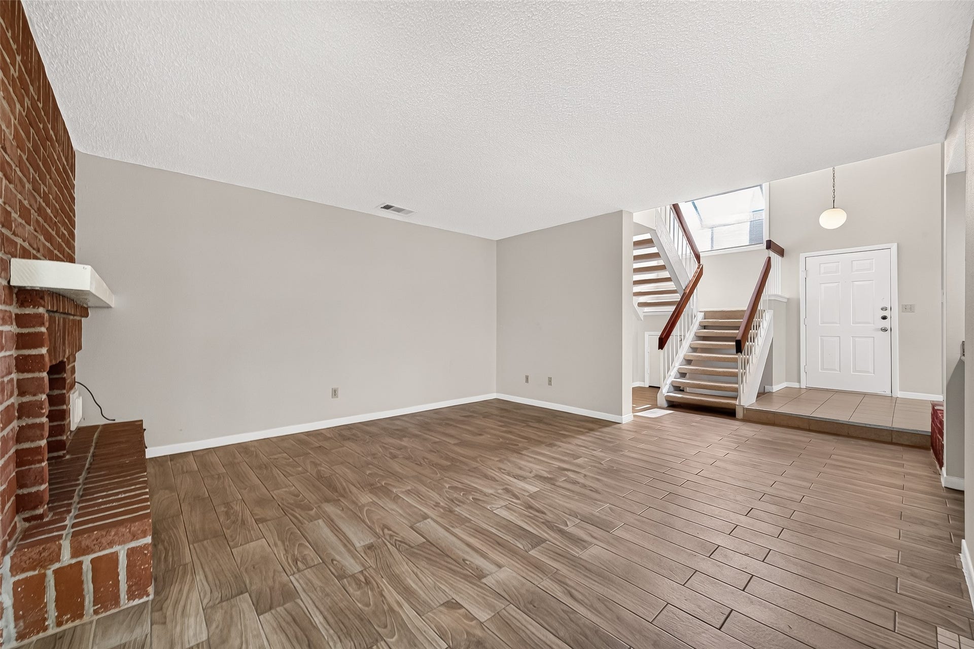 2215 Brook View Lane, Sugar Land, TX 77479 2215 Brook View Lane, Sugar Land, TX 77479