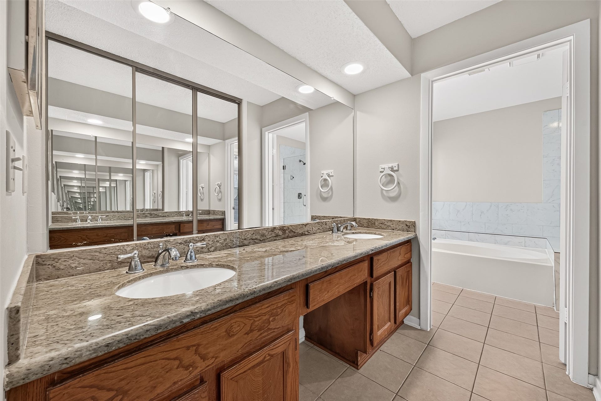 2215 Brook View Lane, Sugar Land, TX 77479 2215 Brook View Lane, Sugar Land, TX 77479