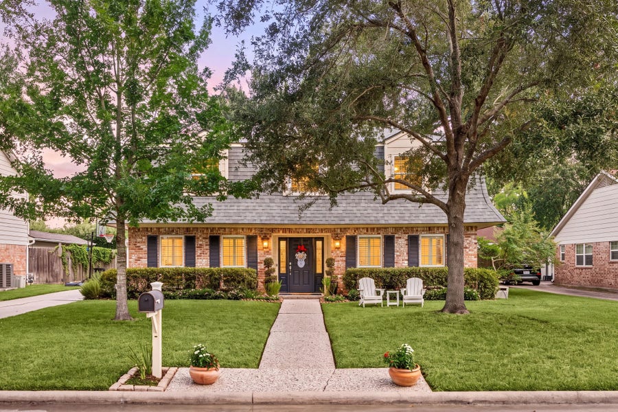 Property photo for 10822 Piping Rock Lane, Houston, TX