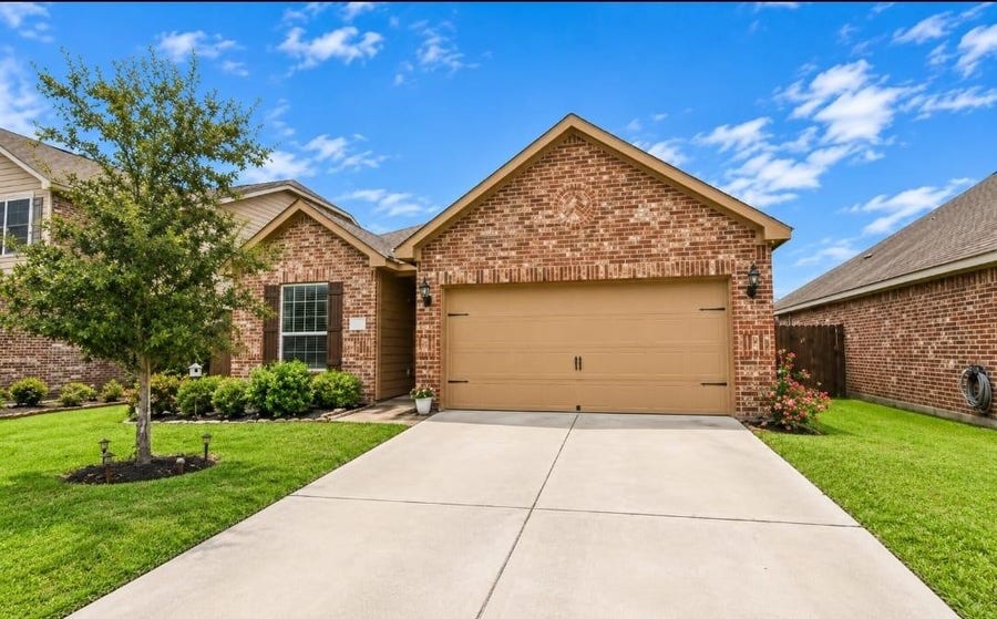 Property photo for 535 Oporto Path, Crosby, TX