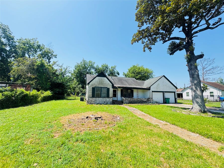 Property photo for 304 North Street, Baytown, TX