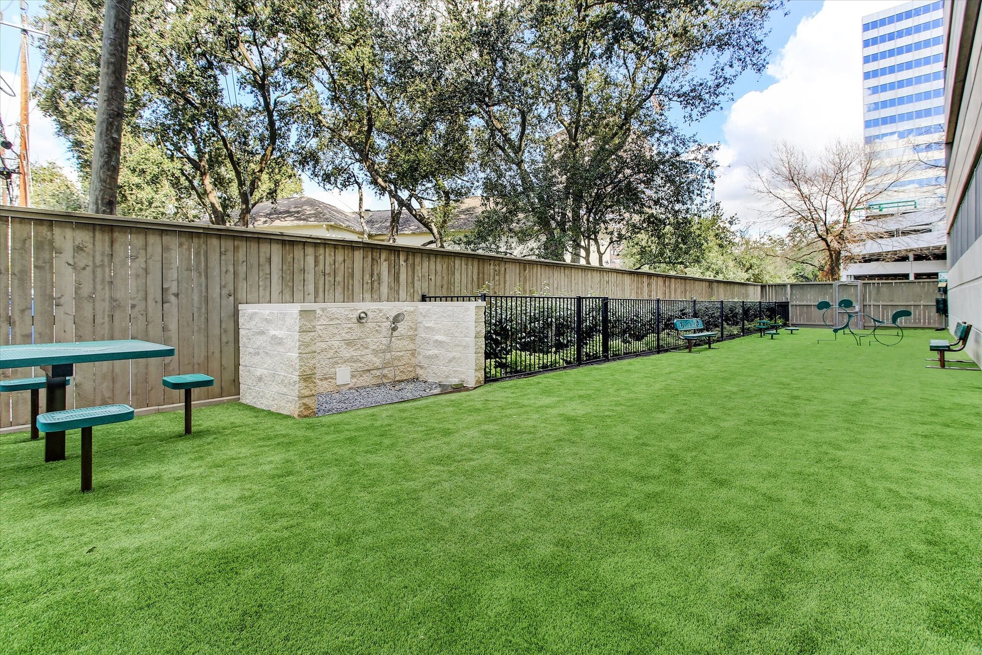 1901 Post Oak Boulevard, #3216, Houston, TX 77056 Dog Park.