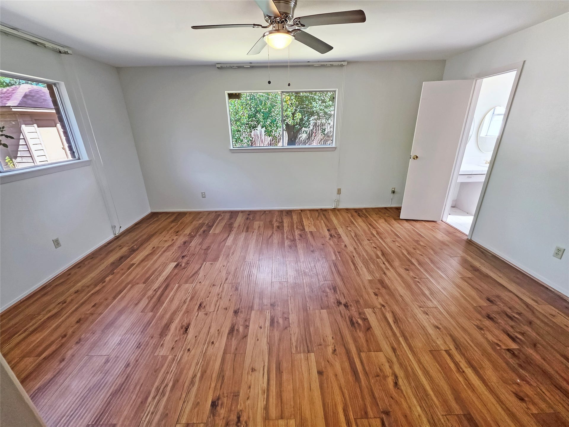 10806 Inwood Drive, Houston, TX 77042 10806 Inwood Drive, Houston, TX 77042