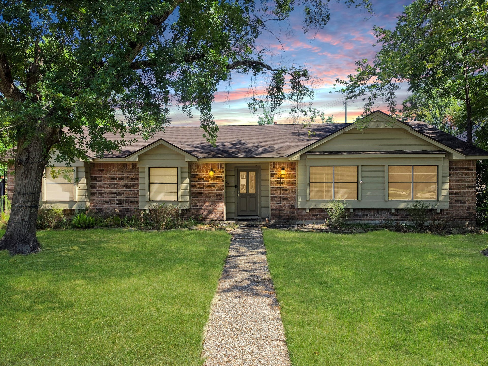 10806 Inwood Drive, Houston, TX 77042 10806 Inwood Drive, Houston, TX 77042