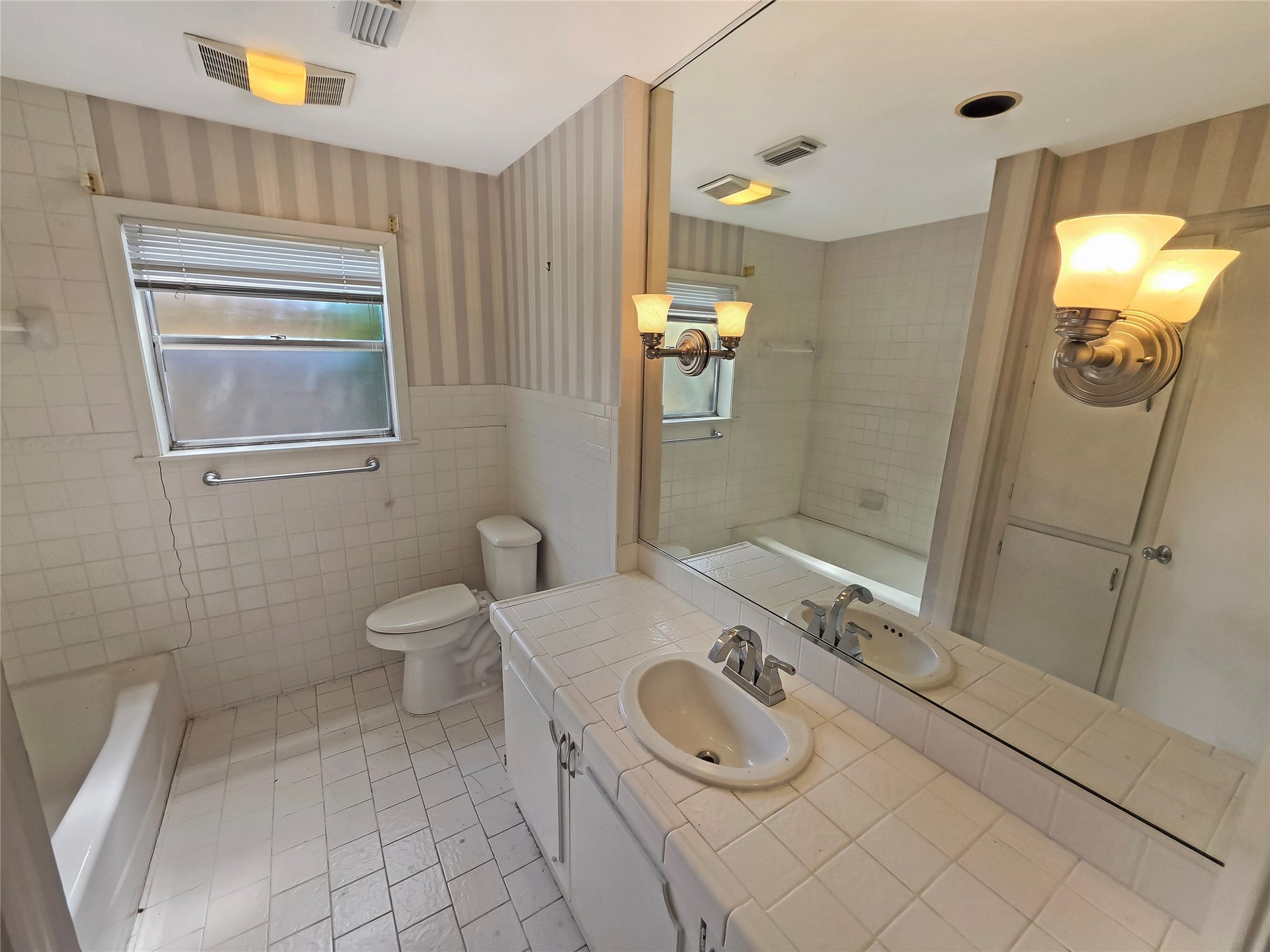 10806 Inwood Drive, Houston, TX 77042 10806 Inwood Drive, Houston, TX 77042