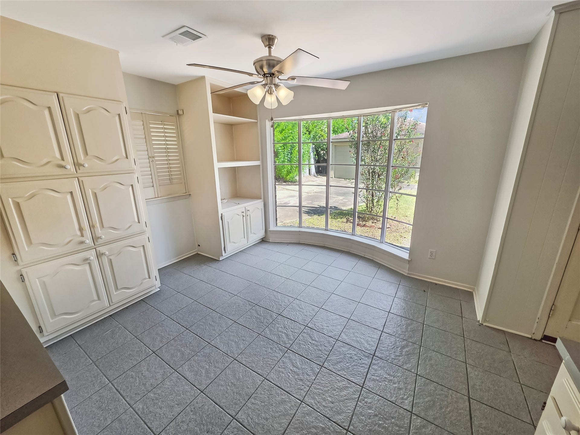 10806 Inwood Drive, Houston, TX 77042 10806 Inwood Drive, Houston, TX 77042