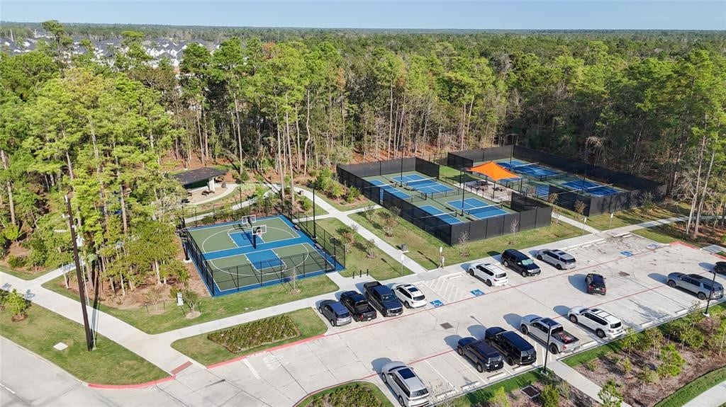 4114 Pleasant Ridge Drive, Spring, TX 77386 Basketball and pickle ball courts