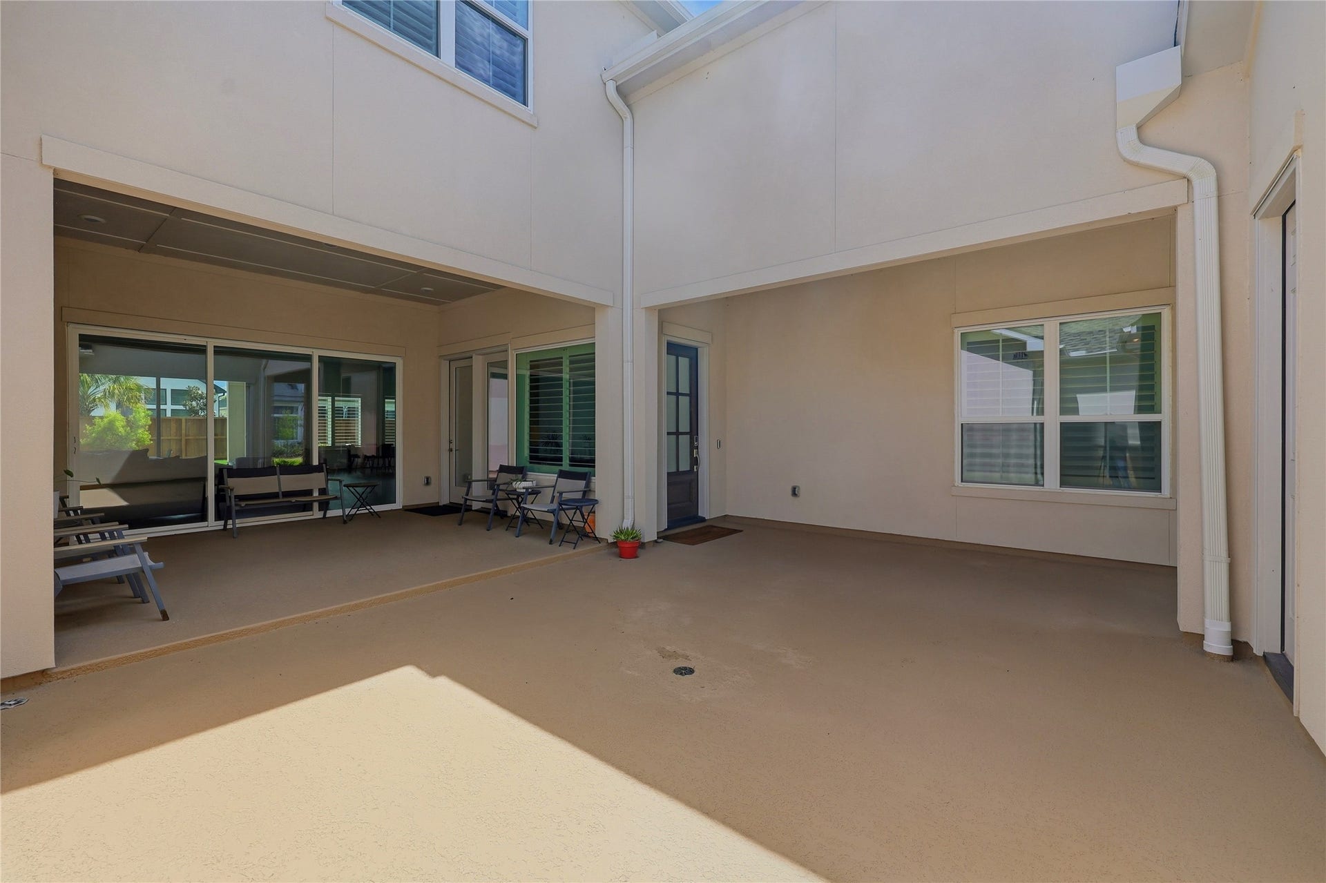 4114 Pleasant Ridge Drive, Spring, TX 77386 Court yard at the entrance of the home.
