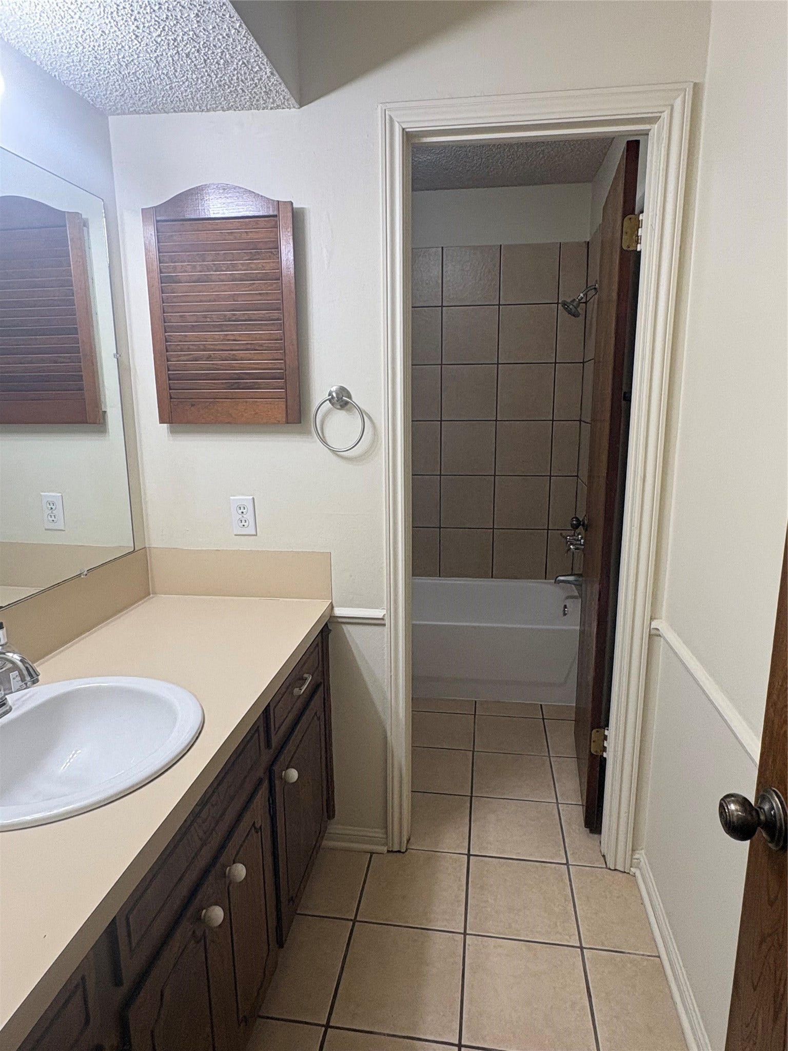118 Spanish Moss Lane, Lake Jackson, TX 77566 118 Spanish Moss Lane, Lake Jackson, TX 77566